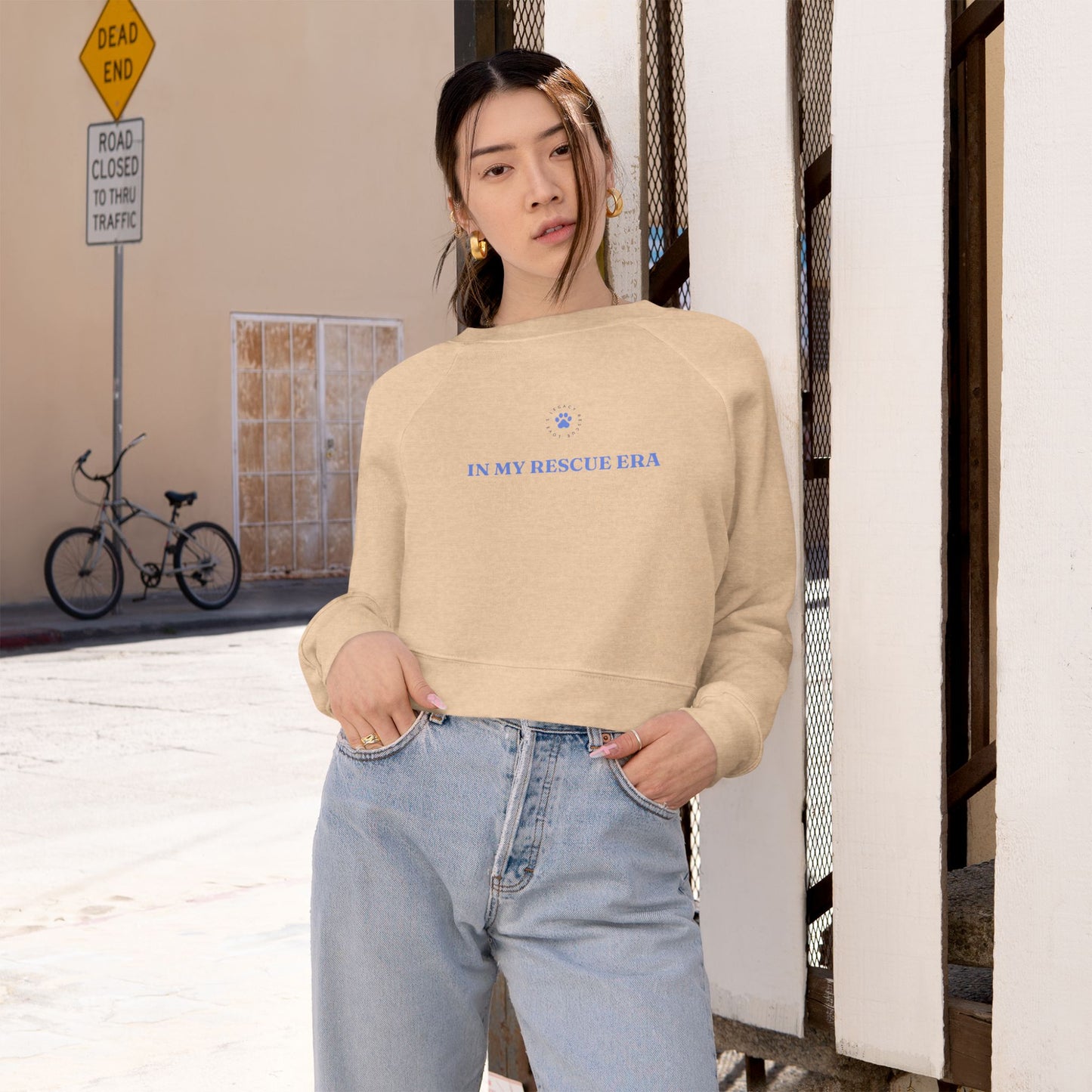 Who rescued who? Cropped Fleece Pullover